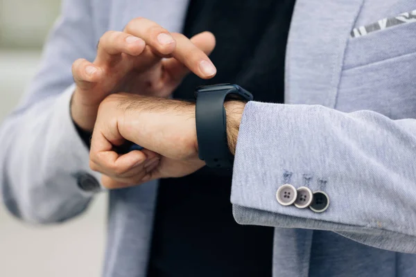 Unrecognizable Male Hands Using Smart Watch Businessman Uses Smartwatch His — Stock Photo, Image