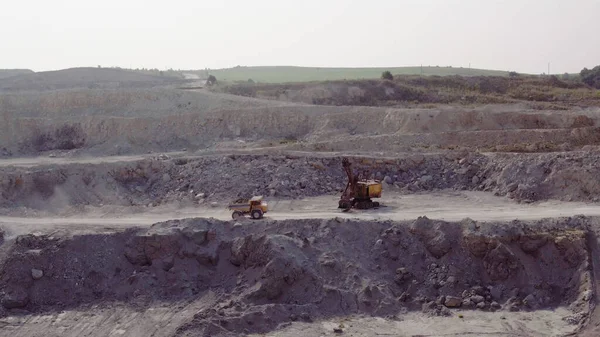 Electric Truck Loaded Ore Riding Mine Site Industrial Quarry Heavy — kuvapankkivalokuva