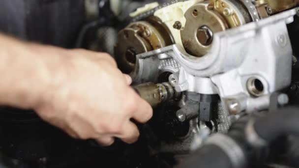 Car Mechanic Repair Engine Unrecognizable Mechanic Repairing Automobile Motor Auto — Vídeo de stock