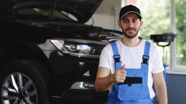Portrait Bearded Car Mechanic Car Workshop Shows Thumbs Positive Auto — Stock Video