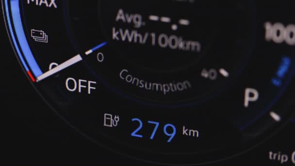 Wskaźnik Naładowania Akumulatora Pojeździe Elektrycznym Ładowanie Samochodów Elektrycznych Wskazujące Postęp — Wideo stockowe