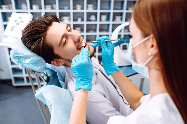 Young Man Dentist Chair Dental Procedure Overview Dental Caries Prevention — Stock Photo, Image