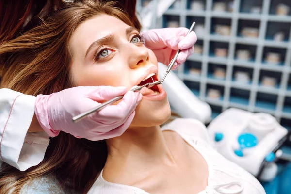 Young Woman Dentist Chair Dental Procedure Overview Dental Caries Prevention — ストック写真