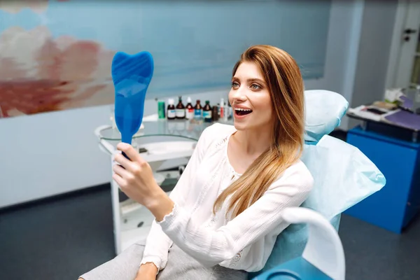Young Woman Dentist Chair Dental Procedure Overview Dental Caries Prevention — Zdjęcie stockowe