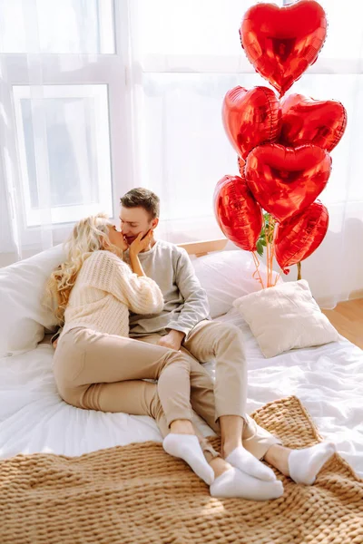 Beautiful Young Couple Home Celebrating Valentine Day Lovers Give Each — Stock Photo, Image