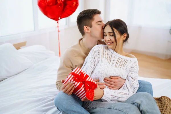 Valentine Day Concept Lovers Give Each Other Gifts Young Couple — Stock Photo, Image