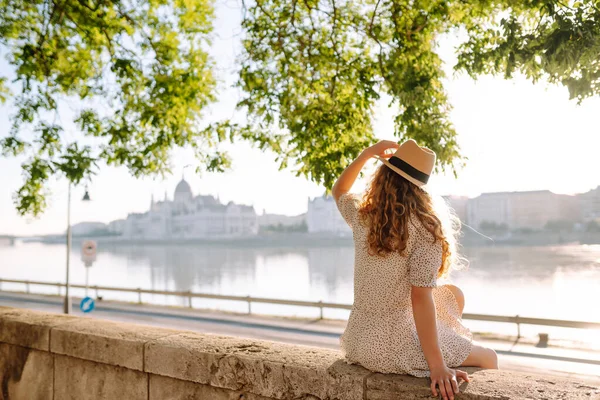 Beautiful Young Woman Walks Embankment Tourism Relax Youth Nature — Foto de Stock