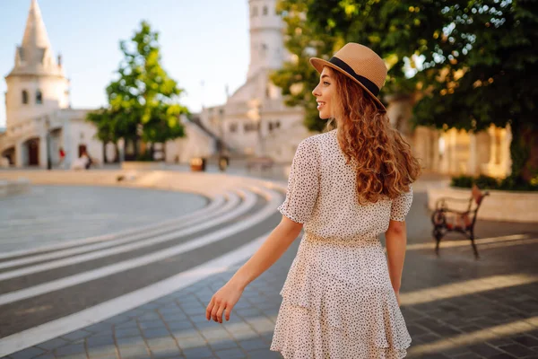 Beautiful Young Woman Posing Background Castle Tourism Relax Youth Nature — Foto de Stock