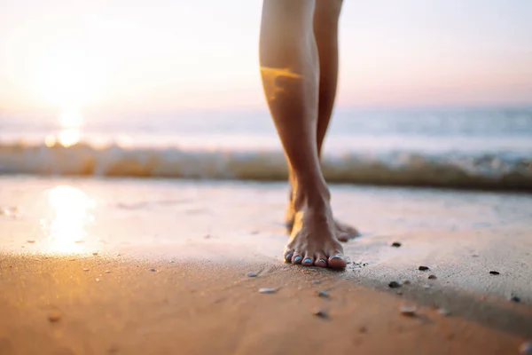 Close Leg Young Woman Walking Wave Sea Water Sand Summer — Fotografia de Stock