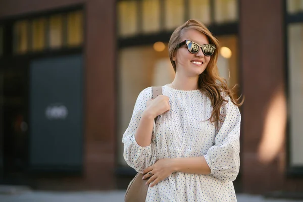Young Woman White Dress Walks Streets City People Fashion Lifestyle — Zdjęcie stockowe