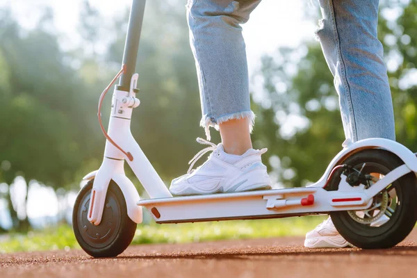 Legs Woman Riding Electric Kick Scooter Urban Outdoor Ecological Transportation — Stockfoto