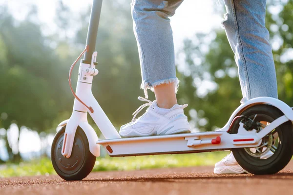 Legs Woman Riding Electric Kick Scooter Urban Outdoor Ecological Transportation — Fotografia de Stock