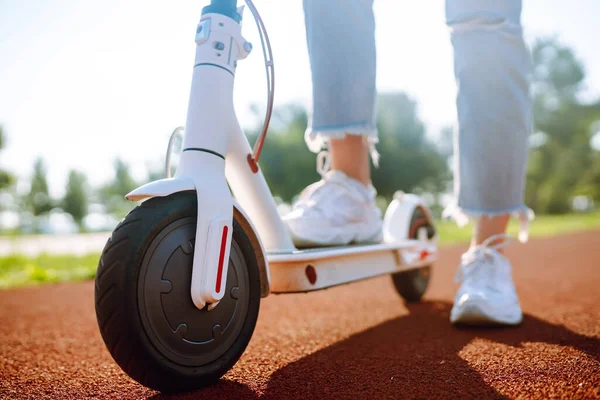 Legs Woman Riding Electric Kick Scooter Urban Outdoor Ecological Transportation — Fotografia de Stock