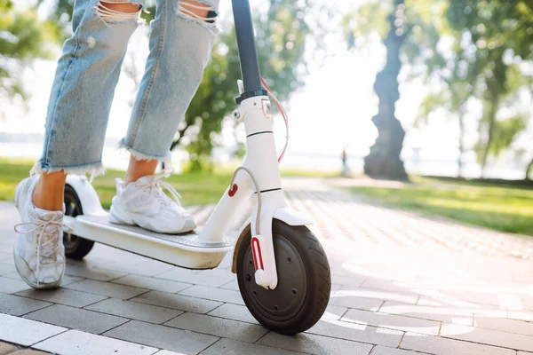 Legs Woman Riding Electric Kick Scooter Urban Outdoor Ecological Transportation — Fotografia de Stock