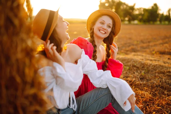 Two Young Woman Haystack Sunset Fashion Concept Beautiful Figures Super — 图库照片