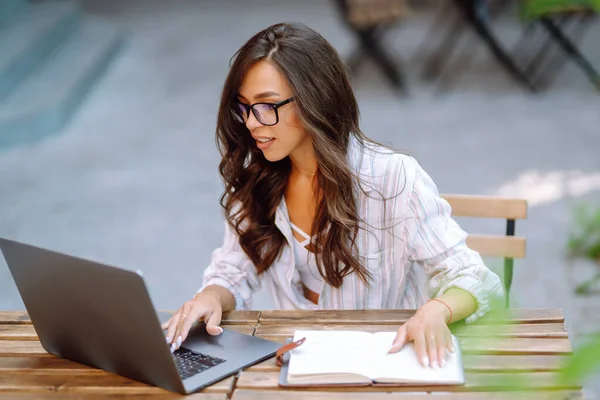 Smiling Woman Sitting Cafe Working Laptop Freelancer Business Online Education —  Fotos de Stock