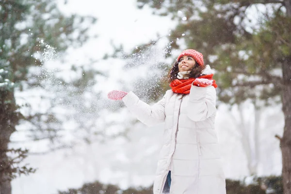 Mulher Feliz Inverno Com Neve Livre Natal — Fotografia de Stock