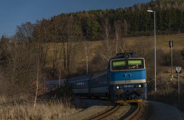 Szybki Pociąg Pasażerski Expres Kajov Stacji Południowych Czechach Zimą Słoneczny — Zdjęcie stockowe