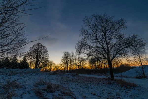 Sonnenaufgang Der Nähe Der Dörfer Ctibor Und Halze Kalten Schneeorangen — Stockfoto