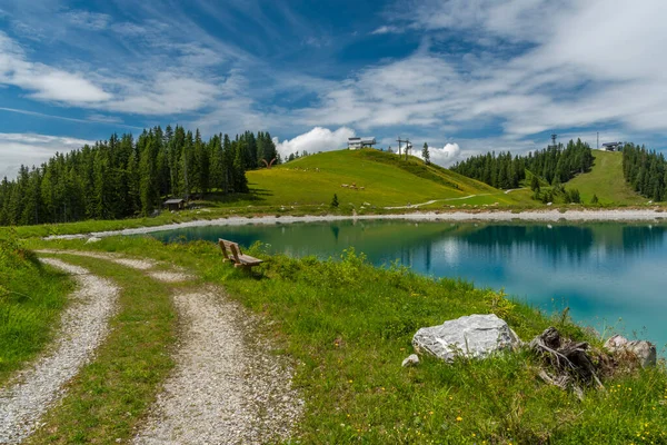 Хорошее Сине Зеленое Озеро Больших Горах Австрии — стоковое фото