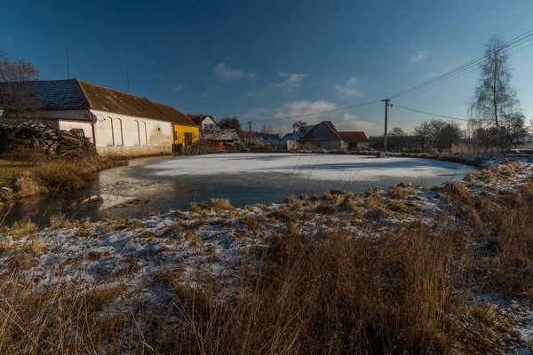 Dorfgebiet Der Nähe Von Vanov Nad Rasna Dörfern Frostigen Wintermorgen — Stockfoto