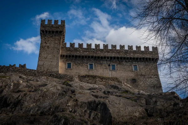 Hrad Bellinzona Město Jižním Švýcarsku Jaře Barevné Ráno — Stock fotografie