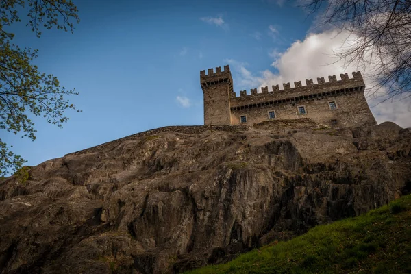 Castello Bellinzona Città Nel Sud Della Svizzera Primavera Mattina Colore — Foto Stock