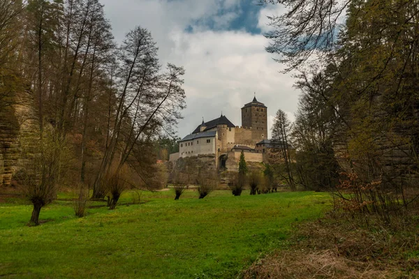Matin Printemps Nuageux Avec Grand Château Dans Région Liberec Bohême — Photo