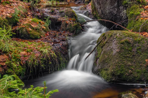Cerveny Bach Mit Cerveny Wasserfall Isergebirge Frühling Frische Farbe Morgen — Stockfoto