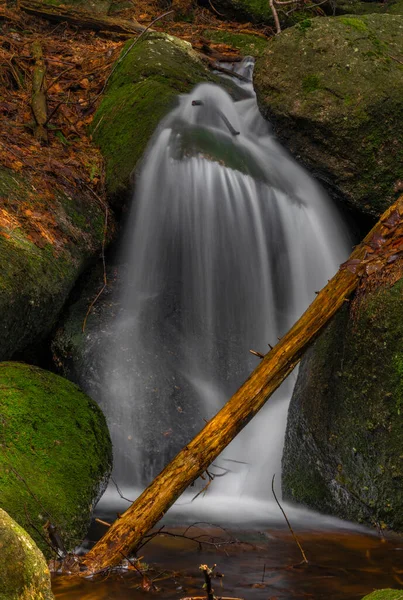 Cerveny Bach Mit Cerveny Wasserfall Isergebirge Frühling Frische Farbe Morgen — Stockfoto