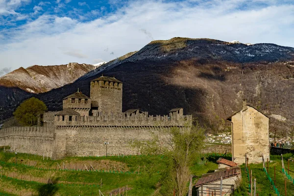 Schloss Montebello Frühlingshaften Farben Frischer Morgen Der Stadt Bellinzona — Stockfoto