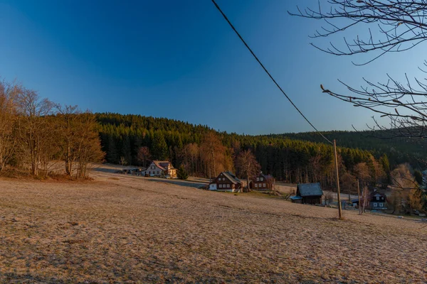 Frühling Sonniger Frostiger Morgen Dorf Paseky Nad Jizerou Riesengebirge — Stockfoto