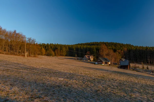 Frühling Sonniger Frostiger Morgen Dorf Paseky Nad Jizerou Riesengebirge — Stockfoto