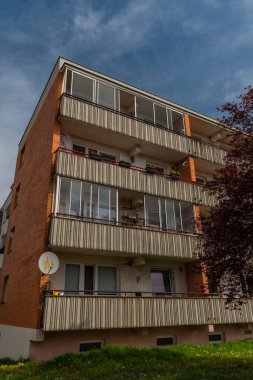 Bahar sabahında yeni Buidlings ile Otrokovice kasabası