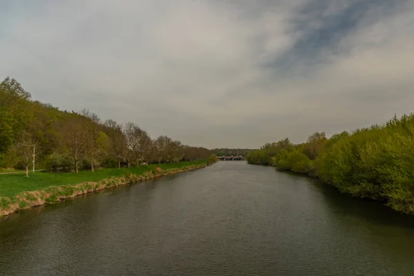 Río Morava Cerca Ciudad Otrokovice Primavera Mañana Fresca —  Fotos de Stock