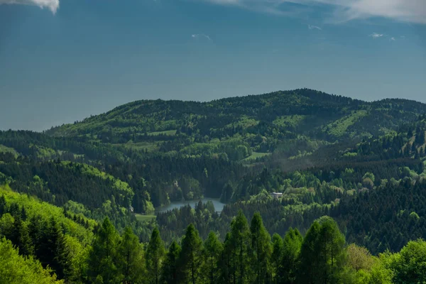 Banska Stiavnica yakınlarındaki manzara Taze renkler saçan güzel bir sabah