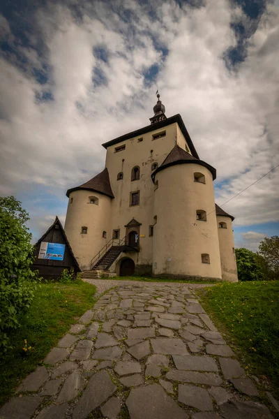 Castle Banska Stiavnica Town Cloudy Day Rain Spring — Fotografia de Stock