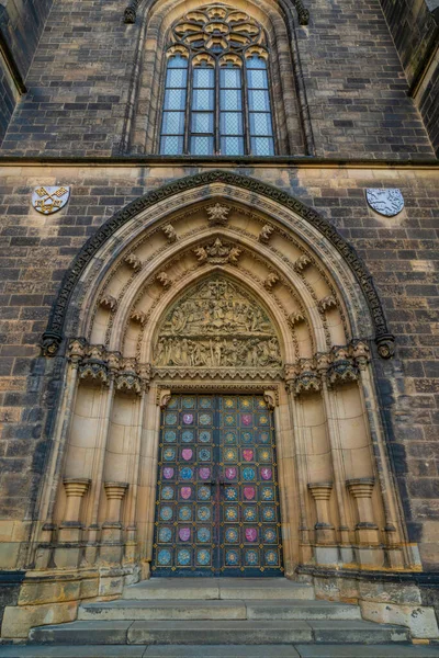 Porte Chiesa Praga Con Alba Bei Colori — Foto Stock
