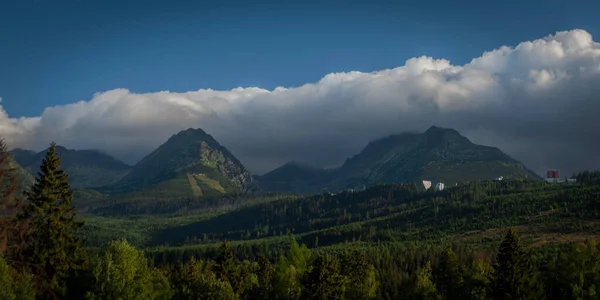 Vysoke Tatry Mountains Summer Cloudy Fresh Morning Strbske Pleso Village — Stockfoto