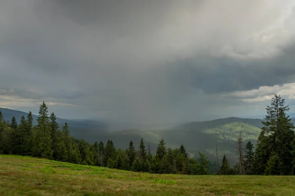 Summer Stormy Cloudy Day Zywiecki Park Krajobrazowy Colorfull Fresh View — Stock Fotó