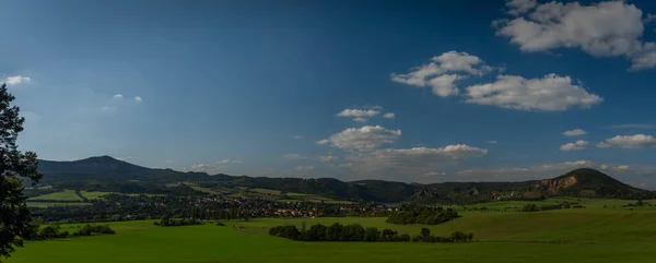 View Varhost Hill Lookout Tower Ceske Stredohori Mountains Summer — Stockfoto