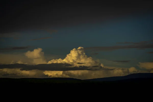 Grandes Nubes Antes Tormenta Sobre Las Montañas Krkonose Verano Día — Foto de Stock