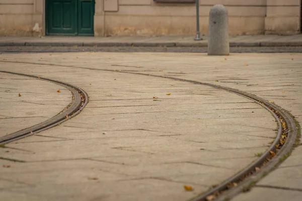 Pista Tranvía Ciudad Pilsen Oscuro Día Ventoso Otoño Nublado —  Fotos de Stock