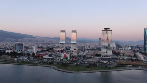 トルコのイズミル市の航空写真です — ストック動画
