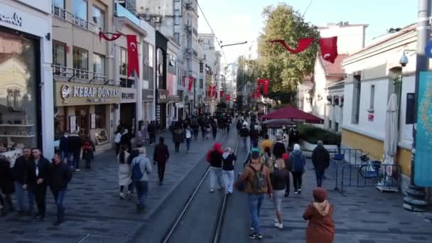Mezquita Taksim Plaza Taksim Con Gente — Vídeos de Stock