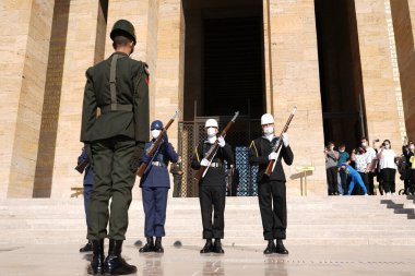 Ankara, Türkiye 23 Ekim 2021: Anitkabir, Türkiye Cumhuriyeti 'nin kurucusu Mustafa Kemal Atatürk' ün mozolesidir. Anitkabir, Türk halkının sık sık ziyaret ettiği tarihi yerlerden biri.