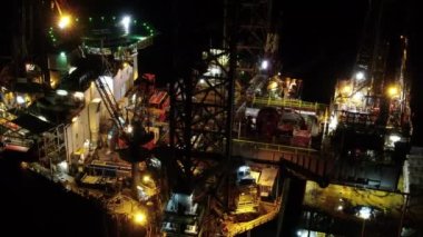 Tersane, Offshore petrol ve Gaz işleme platformu, petrol ve doğalgaz endüstrisinde yükselen petrol ve doğalgazın hava görüntüsü onarımı