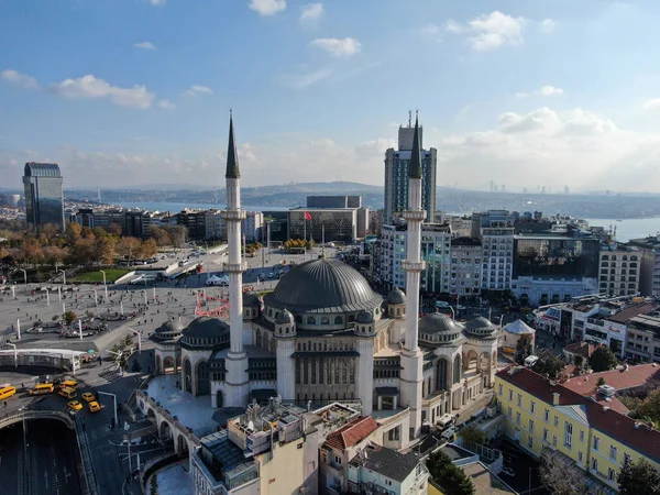 Defaultla Mosquée Taksim Taksim Square Avec Les Gens — Photo