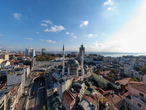 Taksim Camii Nde Temerrüt Nsanlarla Dolu Taksim Meydanı — Stok fotoğraf