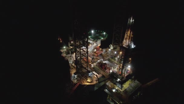 Offshore Stok Fotoğrafındaki Petrol Platformu Hava Görüntüsü Shore Kriko Kulesi — Stok video